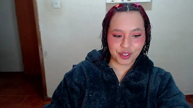 annie3 online show from 01/20/25, 02:01