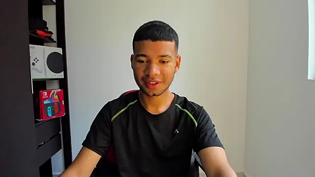 Snapshot of Camilo_Marin chatting on 01/10/25, 03:27 Camilo Marin online show from 01/10/25, 03:27