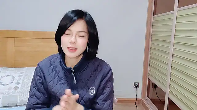 Linda-LL online show from 02/06/25, 03:37