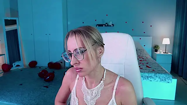 Fay Dunaway online show from 02/11/25, 12:27