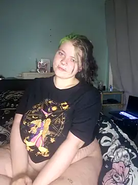 kira 132 online show from 10/04/25, 10:52