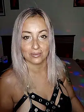 DesireSatler online show from 01/15/26, 03:33