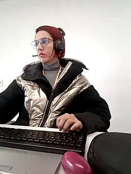 your red rose  online show from 12/18/24, 01:45