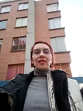 your red rose  online show from 12/18/24, 10:46