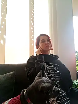 your red rose  online show from 12/25/24, 08:17