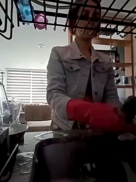 your red rose  online show from 12/28/24, 08:36