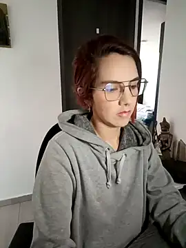 your red rose  online show from 01/14/25, 01:38