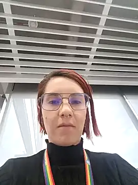 your red rose  online show from 01/28/25, 01:16