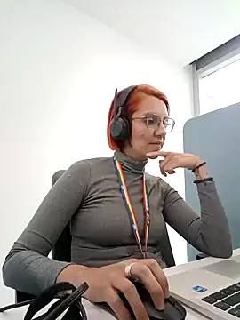 your red rose  online show from 01/29/25, 03:58