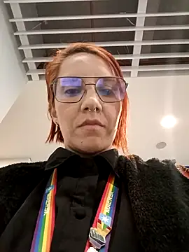 your red rose  online show from 02/25/25, 01:28