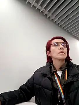 your red rose  online show from 03/06/25, 09:09