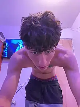 Snapshot of LatinBoysxxx chatting on 12/05/24, 10:12 LatinBoysxxx online show from 12/05/24, 10:12