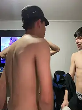 Snapshot of LatinBoysxxx chatting on 12/21/24, 10:30 LatinBoysxxx online show from 12/21/24, 10:30