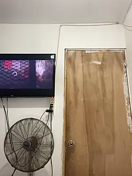 Snapshot of LatinBoysxxx chatting on 01/23/25, 07:40 LatinBoysxxx online show from 01/23/25, 07:40