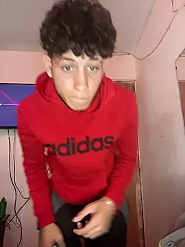 Snapshot of LatinBoysxxx chatting on 03/20/25, 07:04 LatinBoysxxx online show from 03/20/25, 07:04