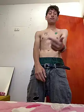 LatinBoysxxx online show from 03/18/26, 05:05