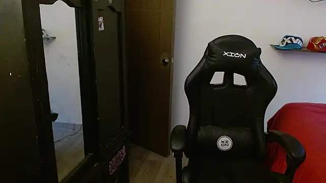 kv   xxx  online show from 11/27/25, 08:11