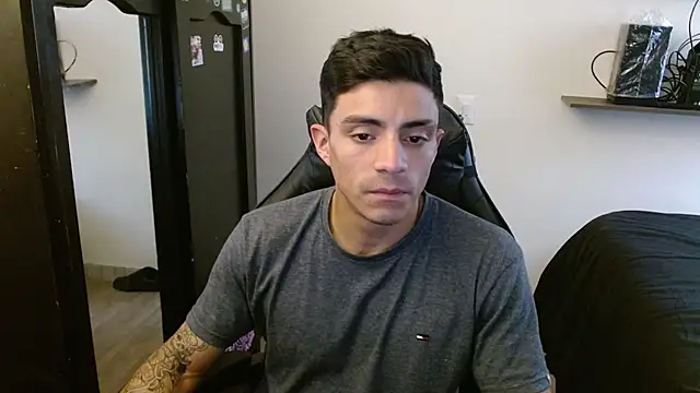 kv   xxx  online show from 02/18/26, 04:47