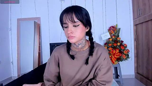 medussa13  online show from 02/15/25, 01:10