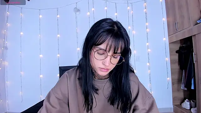 medussa13  online show from 02/25/25, 01:09