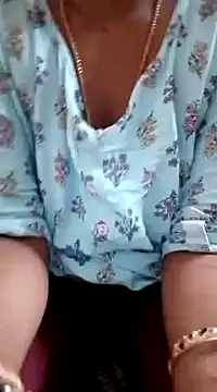 Snapshot of sneha_telugu_girl chatting on 12/13/24, 02:49 sneha telugu girl online show from 12/13/24, 02:49