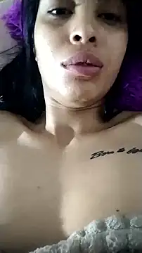 Snapshot of AlessiaVal_ chatting on 09/17/25, 06:26 AlessiaVal online show from 09/17/25, 06:26