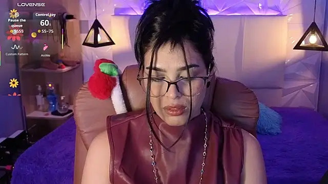 AlessiaVal  online show from 12/20/25, 08:05