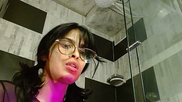 AlessiaVal  online show from 04/02/26, 04:26