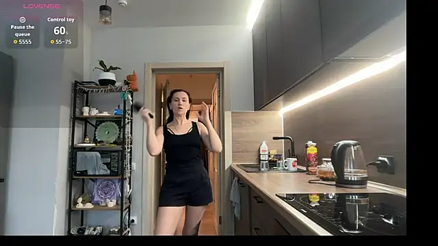 jainesummer online show from 11/28/25, 07:22