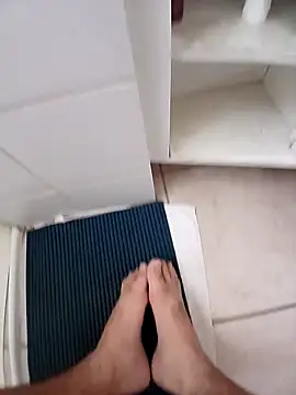 Snapshot of loganwolverine02 chatting on 01/05/25, 11:37 loganwolverine02 online show from 01/05/25, 11:37