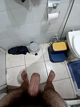 Snapshot of loganwolverine02 chatting on 11/24/25, 02:44 loganwolverine02 online show from 11/24/25, 02:44