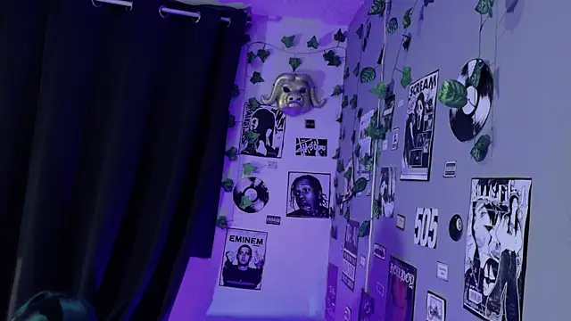 yulianademond66 online show from 04/22/26, 02:18