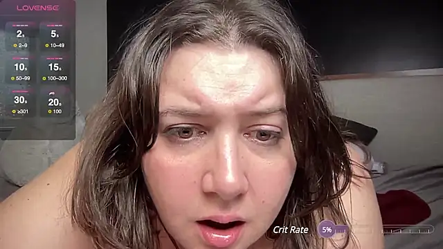 Snapshot of missvioletluxe chatting on 12/16/24, 08:26 missvioletluxe online show from 12/16/24, 08:26