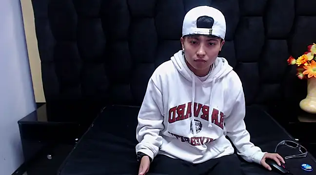 Im Mathias online show from 12/27/24, 02:36