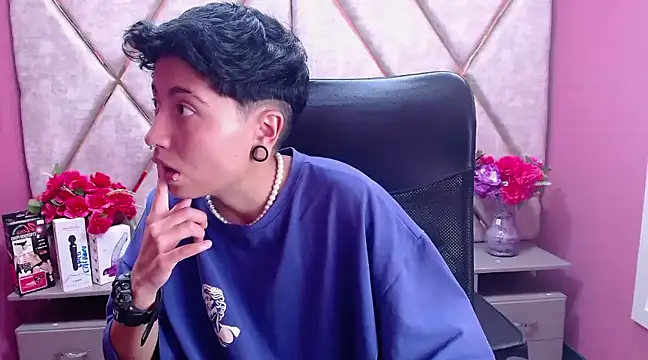 Im Mathias online show from 02/14/25, 02:39