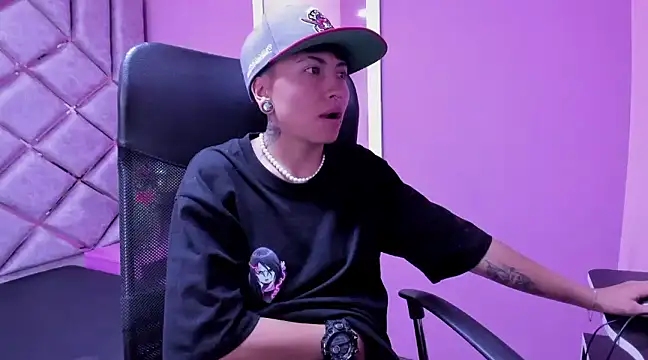 Im Mathias online show from 03/19/25, 03:41