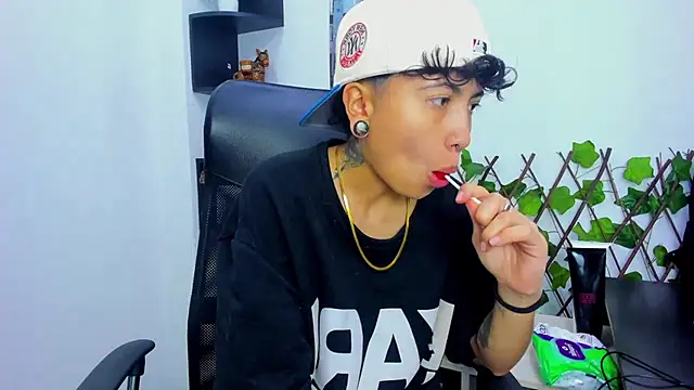 Im Mathias online show from 11/08/25, 04:23