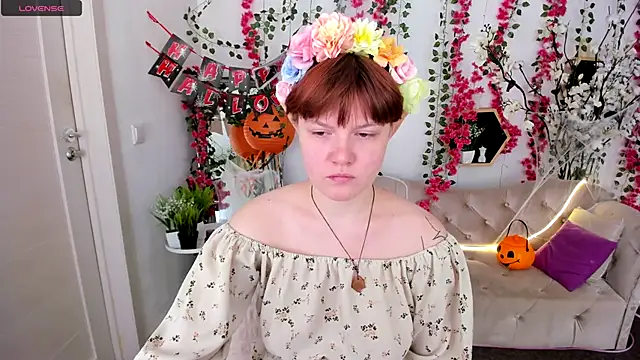 DreamyLuna online show from 10/24/25, 08:16