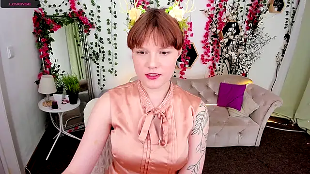 DreamyLuna online show from 11/20/25, 08:08