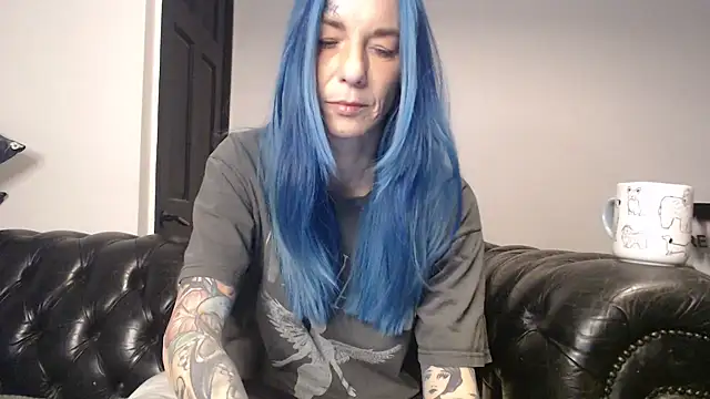 Snapshot of RavenryderUK chatting on 02/13/25, 10:00 RavenryderUK online show from 02/13/25, 10:00
