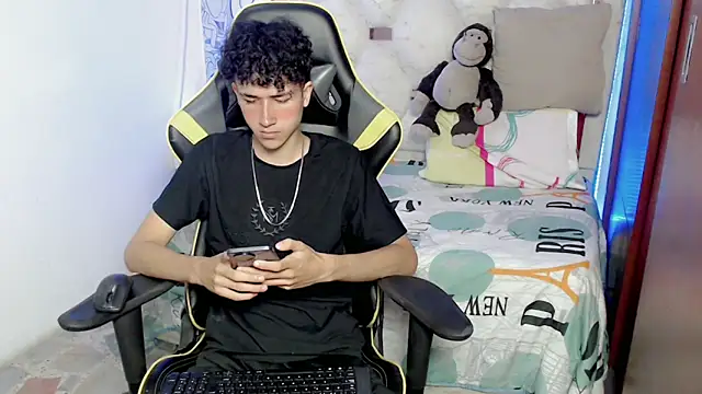 johnny cagee online show from 11/20/25, 03:39