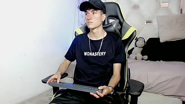 johnny cagee online show from 01/12/26, 03:23