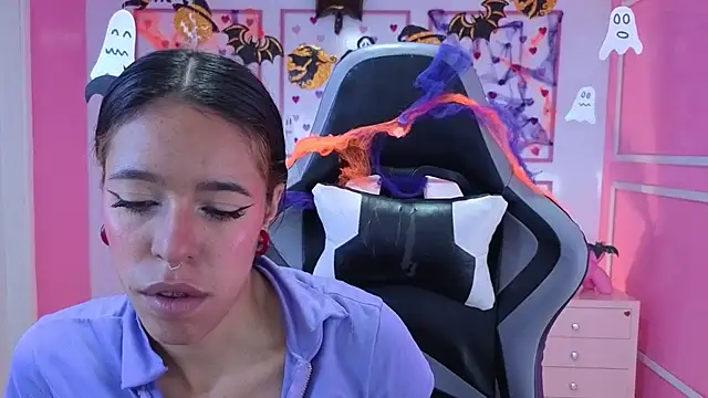 stephania t online show from 10/27/25, 11:47