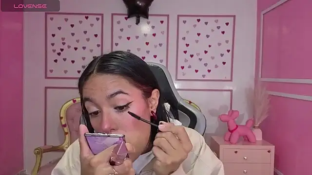 stephania t online show from 11/24/25, 12:49