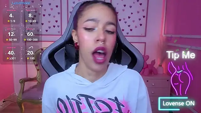 stephania t online show from 12/17/25, 12:00