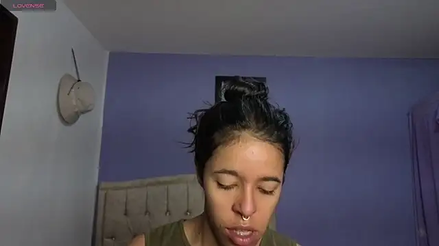 Snapshot of stephania_t chatting on 06/04/26, 03:07 stephania t online show from 06/04/26, 03:07