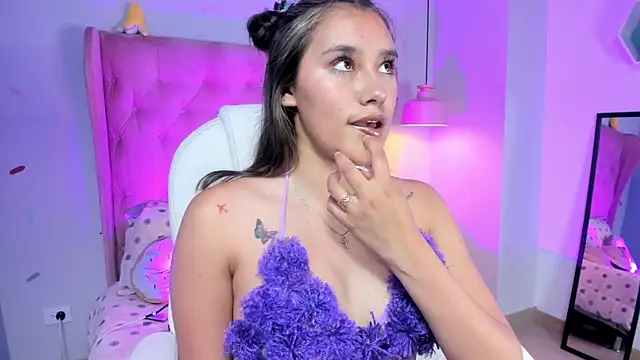  Sophie  miller online show from 11/13/25, 08:41