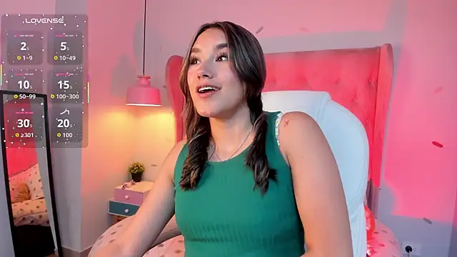  Sophie  miller online show from 12/17/25, 07:53