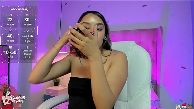  Sophie  miller online show from 12/21/25, 12:01