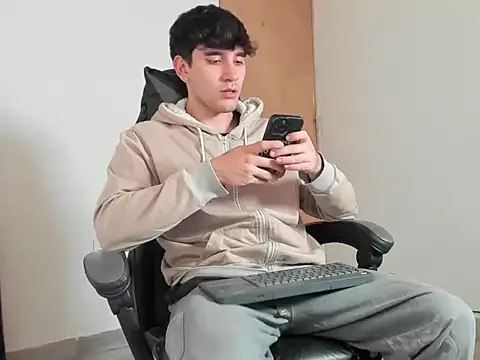 leo030809 online show from 03/24/26, 03:00